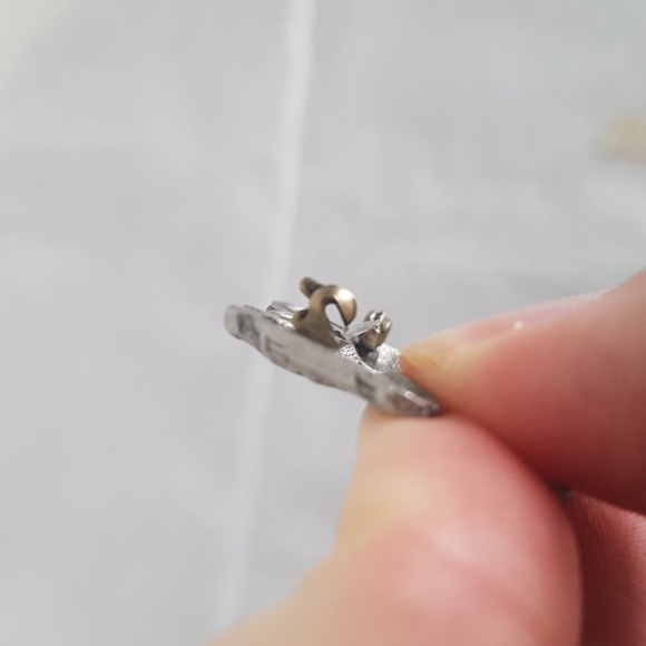 Disney Collectable Pin - Picture 6 of 6